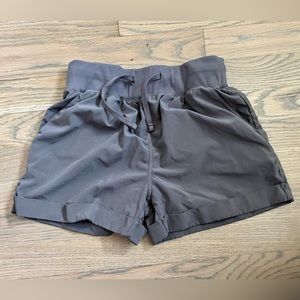 Z by Zella Girls’ Take A Hike Trail Shorts. GREY KITTEN. Size L (10/12).